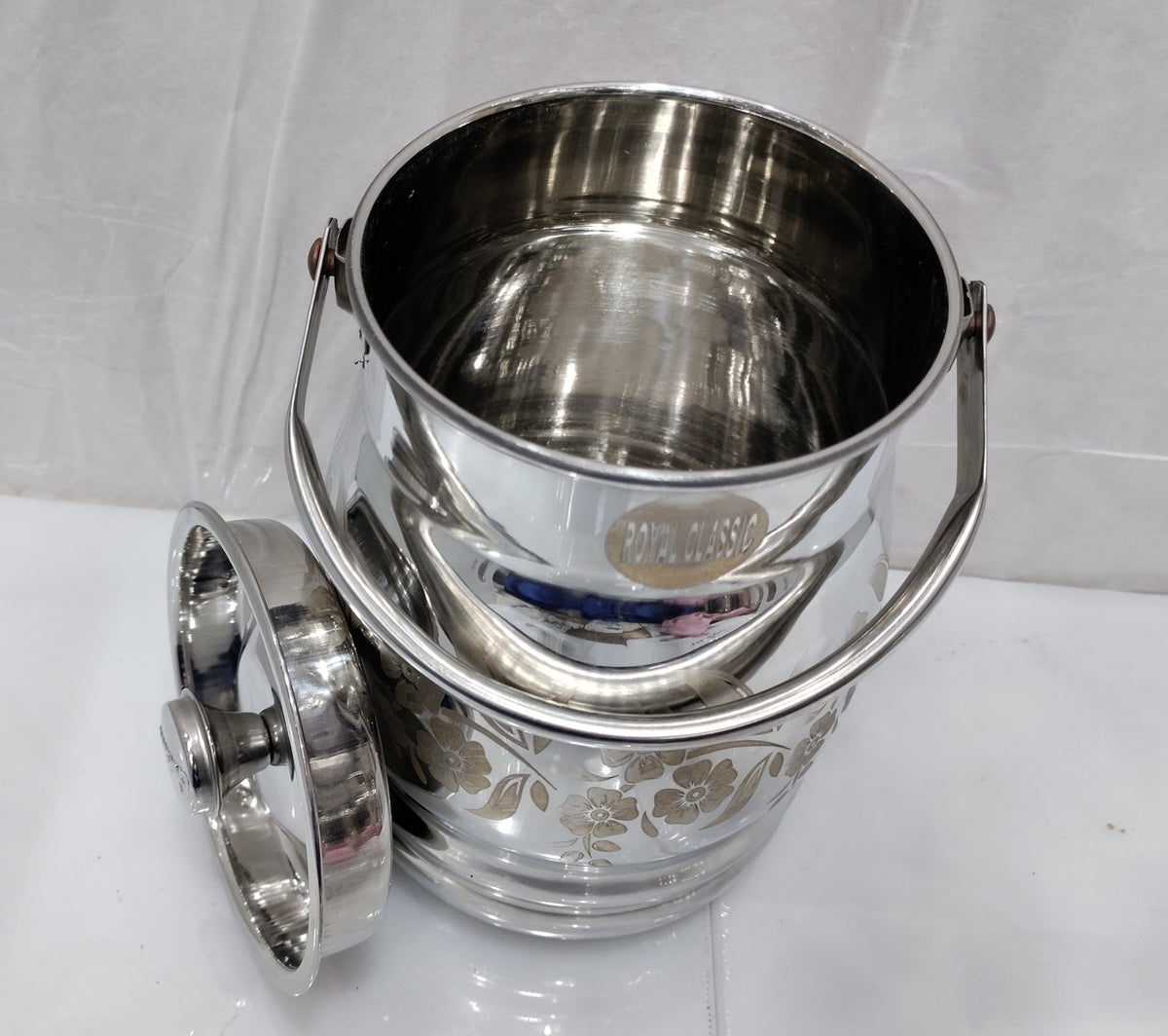 Laser flower print stainless steel ghee and oil can with domed lid – photo 3