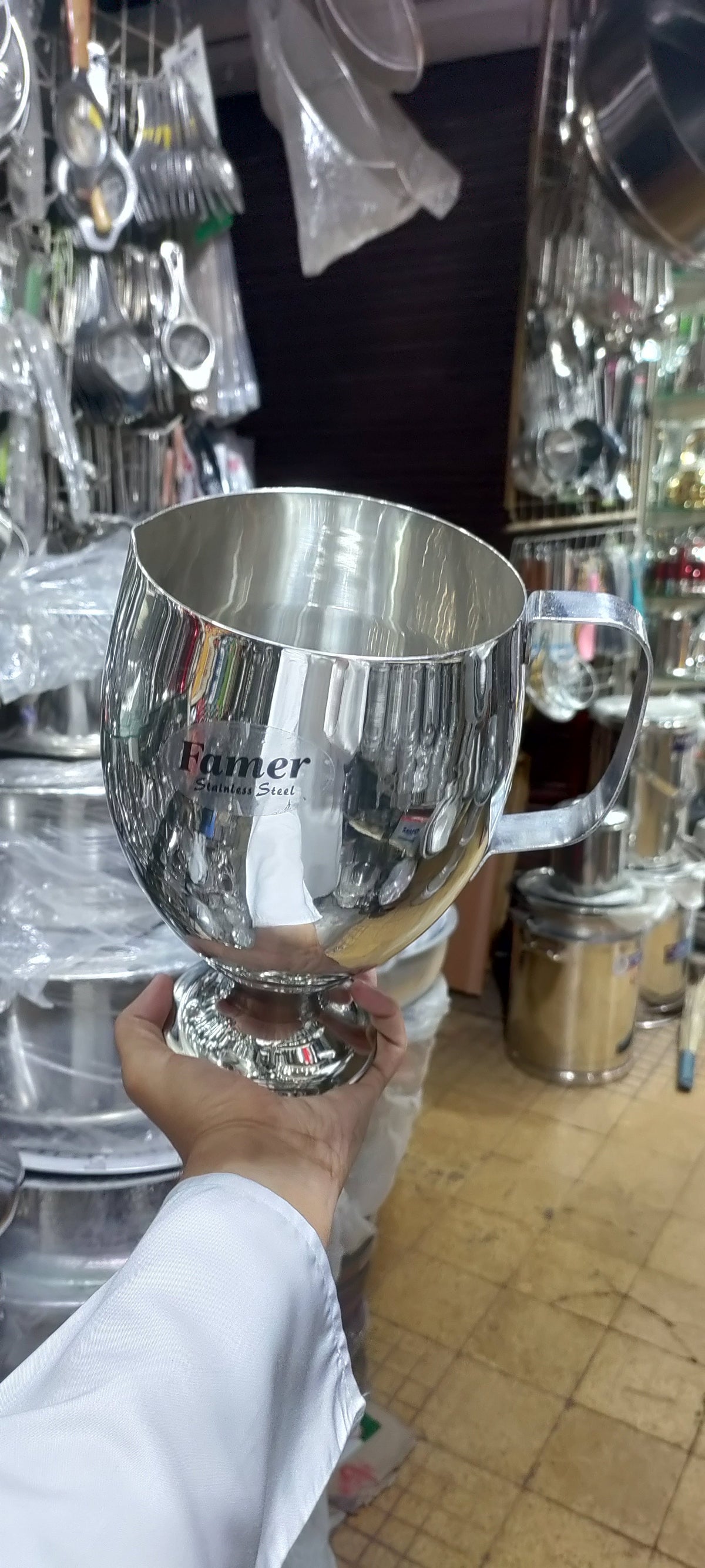 Heavy stainless steel water jug 2L - product photo 4 | Saify Homes Pakistan